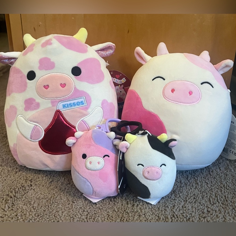 NWT Cow Squishmallows SET Winking Patty & Connor SS Keychain Evangelica Caedyn